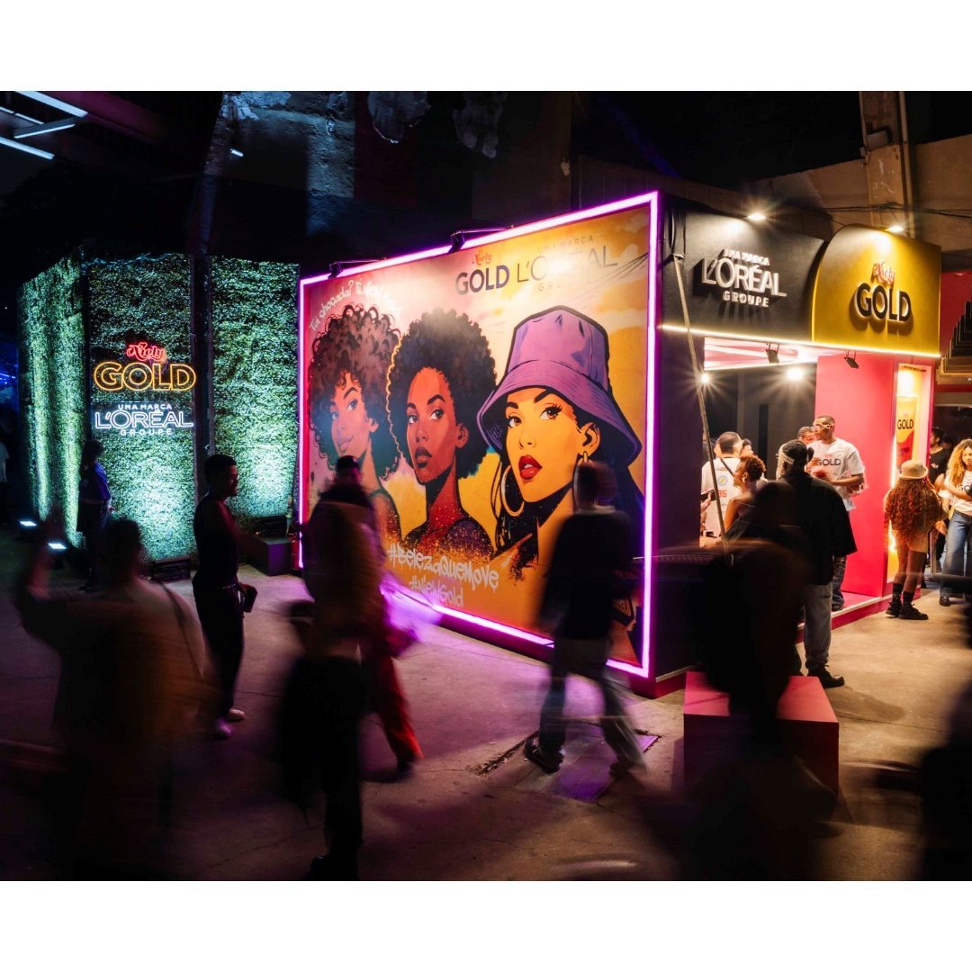 Estande de Niely, do Grupo L'Oréal, no Festival Batekoo.