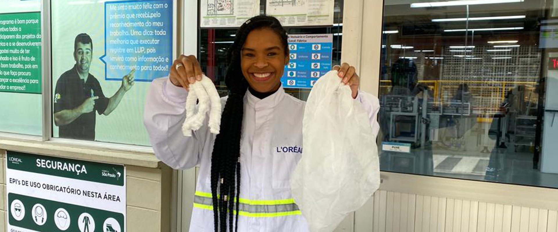 Banner do artigo Fábrica da L’Oréal em São Paulo disponibiliza toucas descartáveis para cabelos cacheados, crespos e trançados | L'Oréal Corporativo