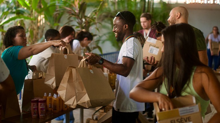 img dia voluntario loreal 2024 1