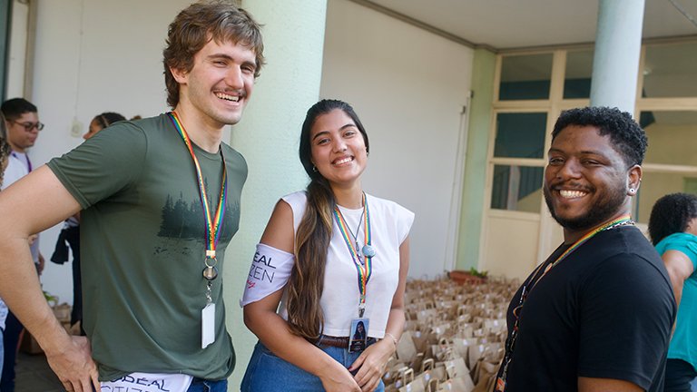 img dia voluntario loreal 2024