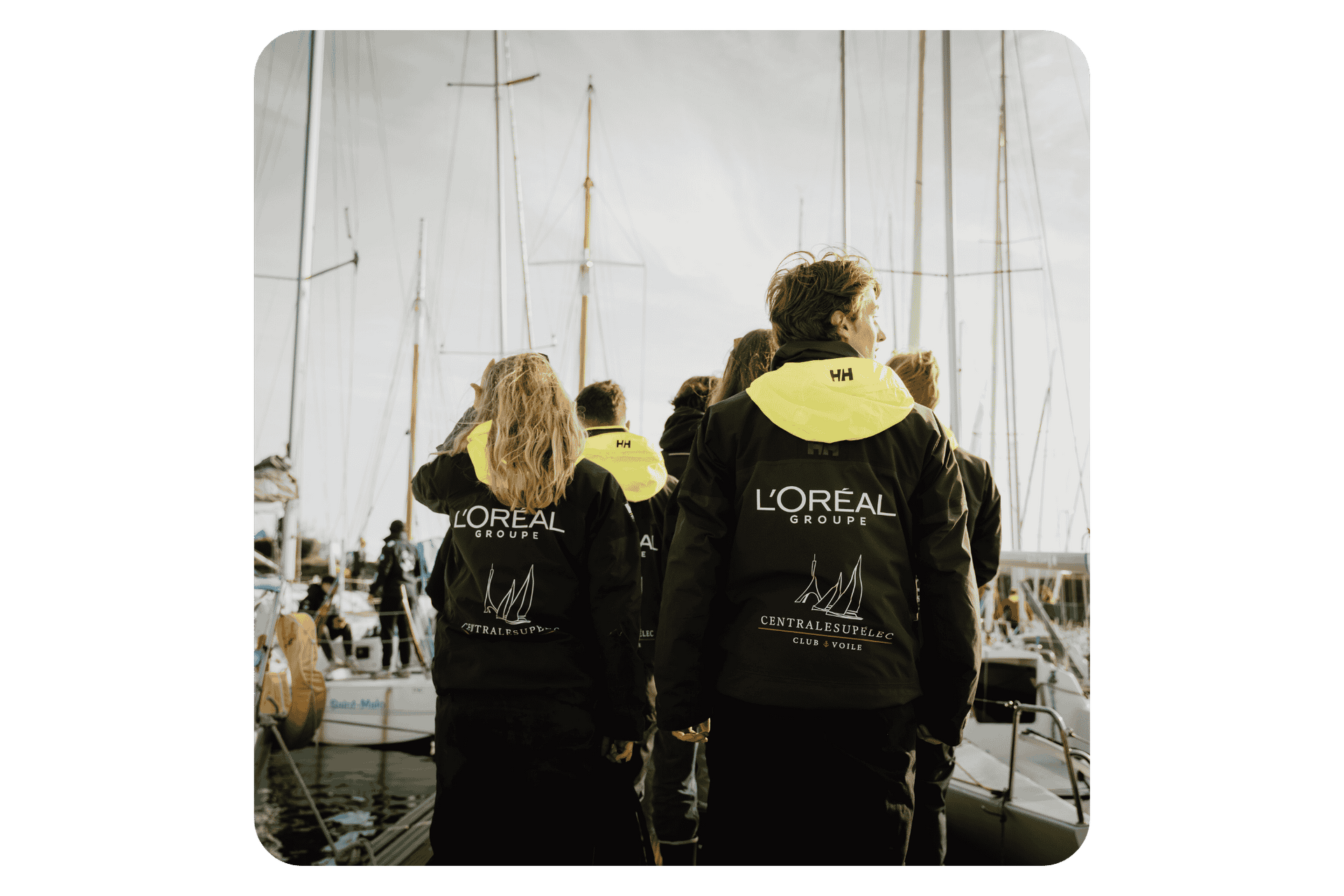 2026CAEFRANCECCEStudents seen from the back wearing a LOral jacket