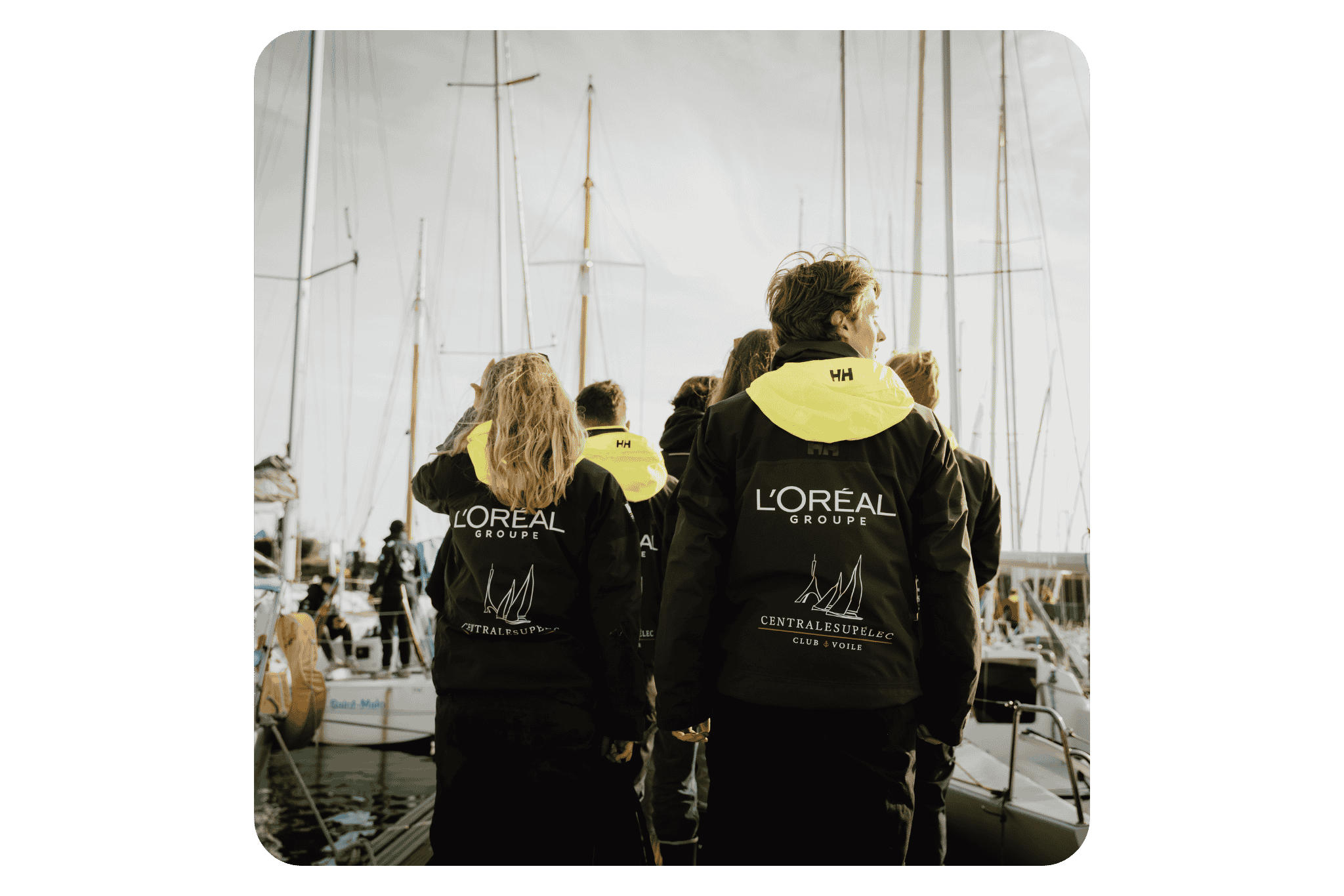 2026CAEFRANCECCEStudents seen from the back wearing a LOral jacket