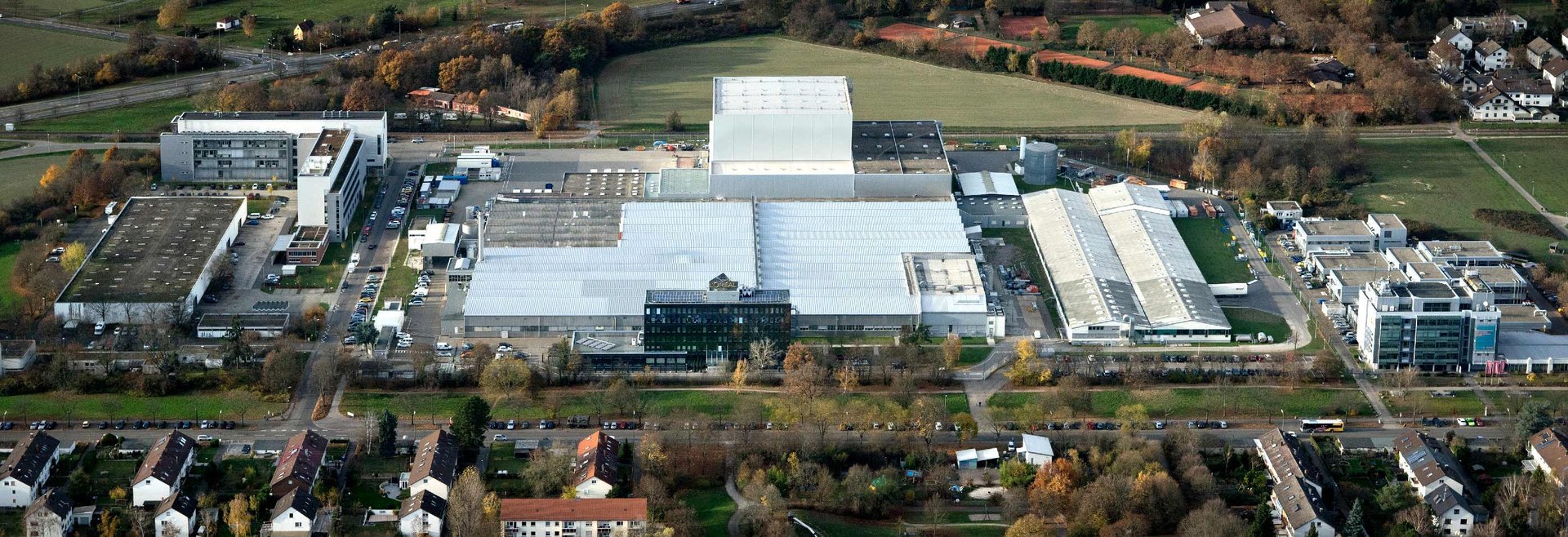 L'Oréal-Fabrikgelände in Karlsruhe von oben.
