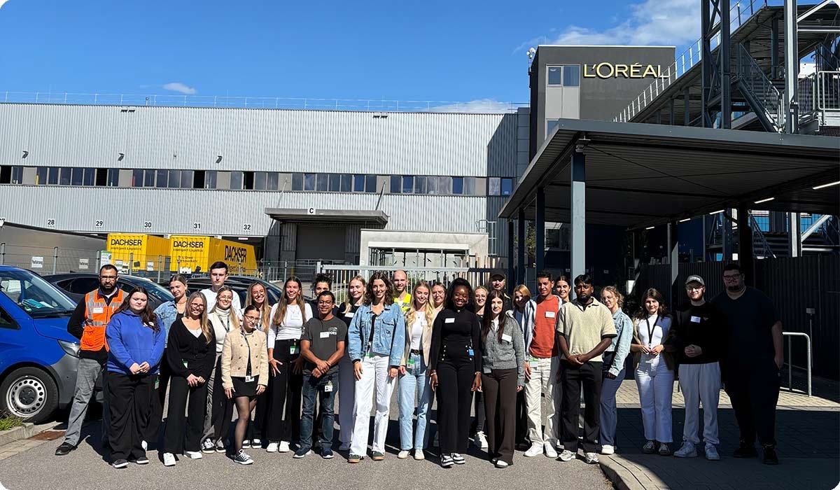 Gruppenbild der Loreal Azubis 2025