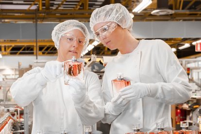 kontrolorky kvality parfémů