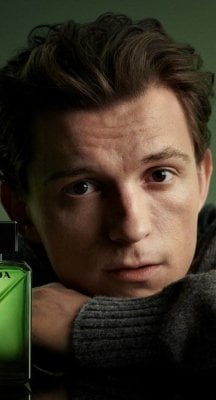 2025 tomhollandnovoembaixadorprada card opt