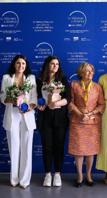 quatro mulheres distinguidas pelo trabalho na ciencia card