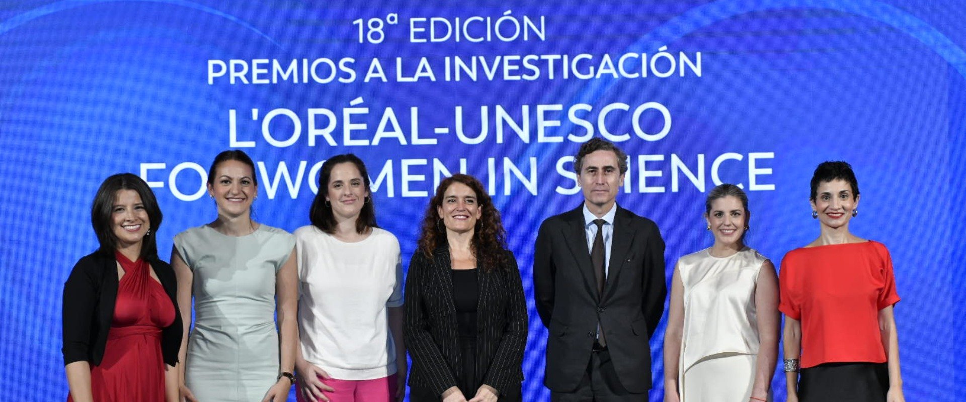 2024 lorealunescopremia5proyectoscientificoslideradospormujeres hero opt