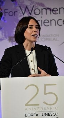 2025 25anosdeforwomeninsciencemujeresquetransformanlaciencia card opt