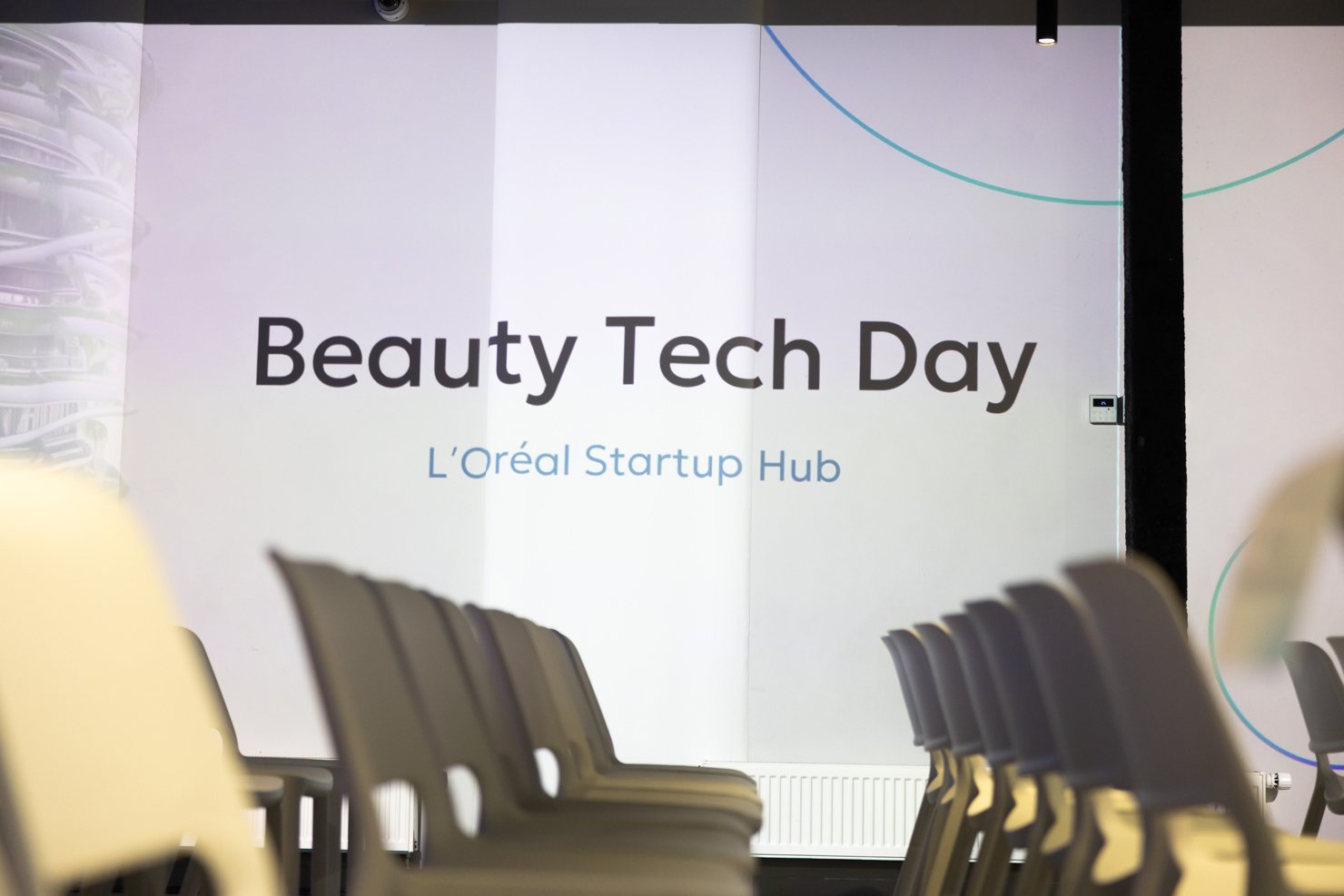 loreal startup banner